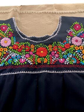 True Vintage Large Peasant Top Mexican Floral Embroidered Hippie Blouse Boho
